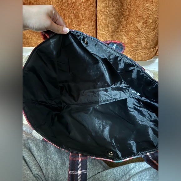 Victoria’s Secret Christmas Tote Bag - Picture 2 of 5